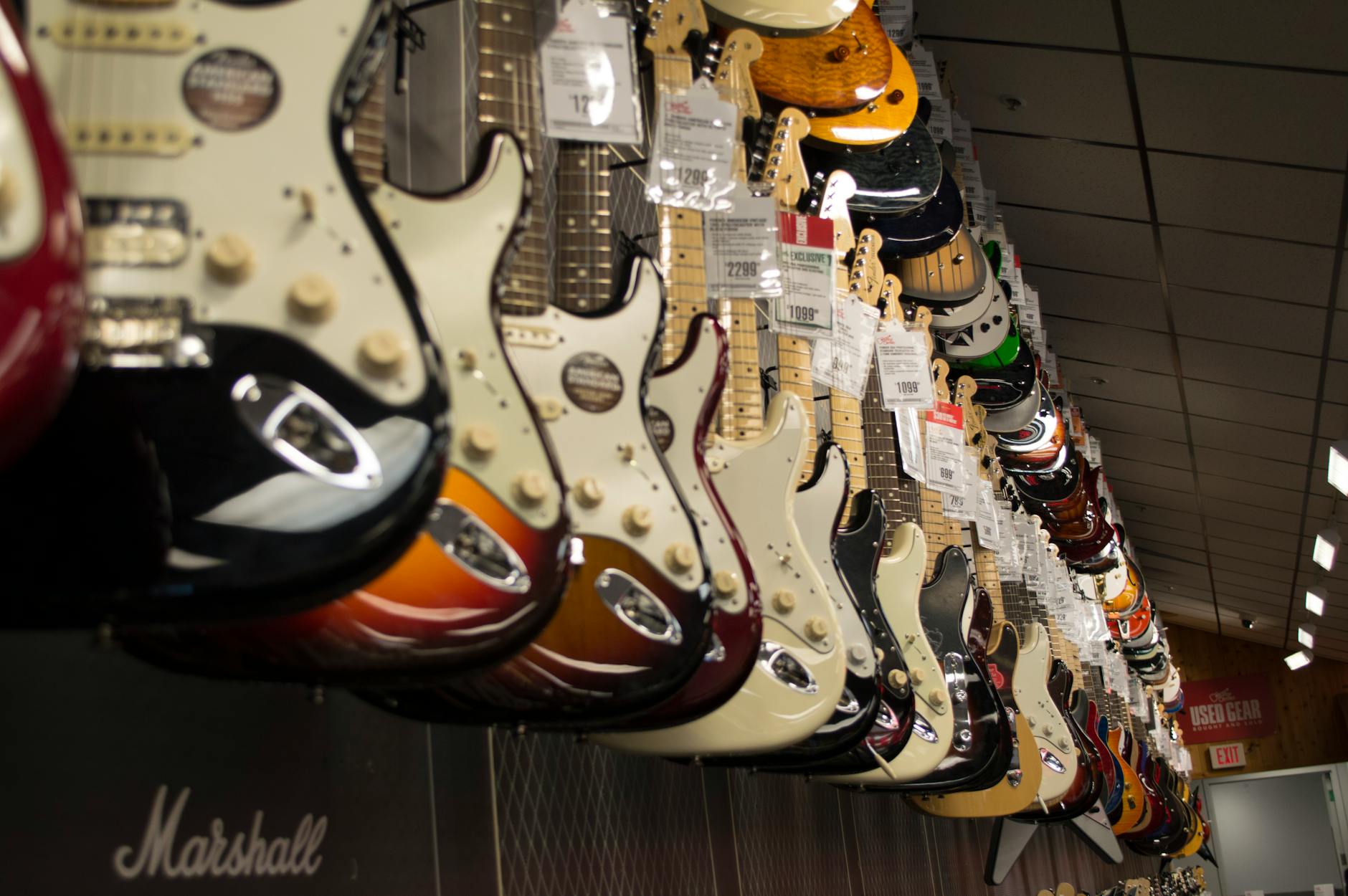 Easy 4 Step Guide to Pricing Music Gear Using Reverb.com